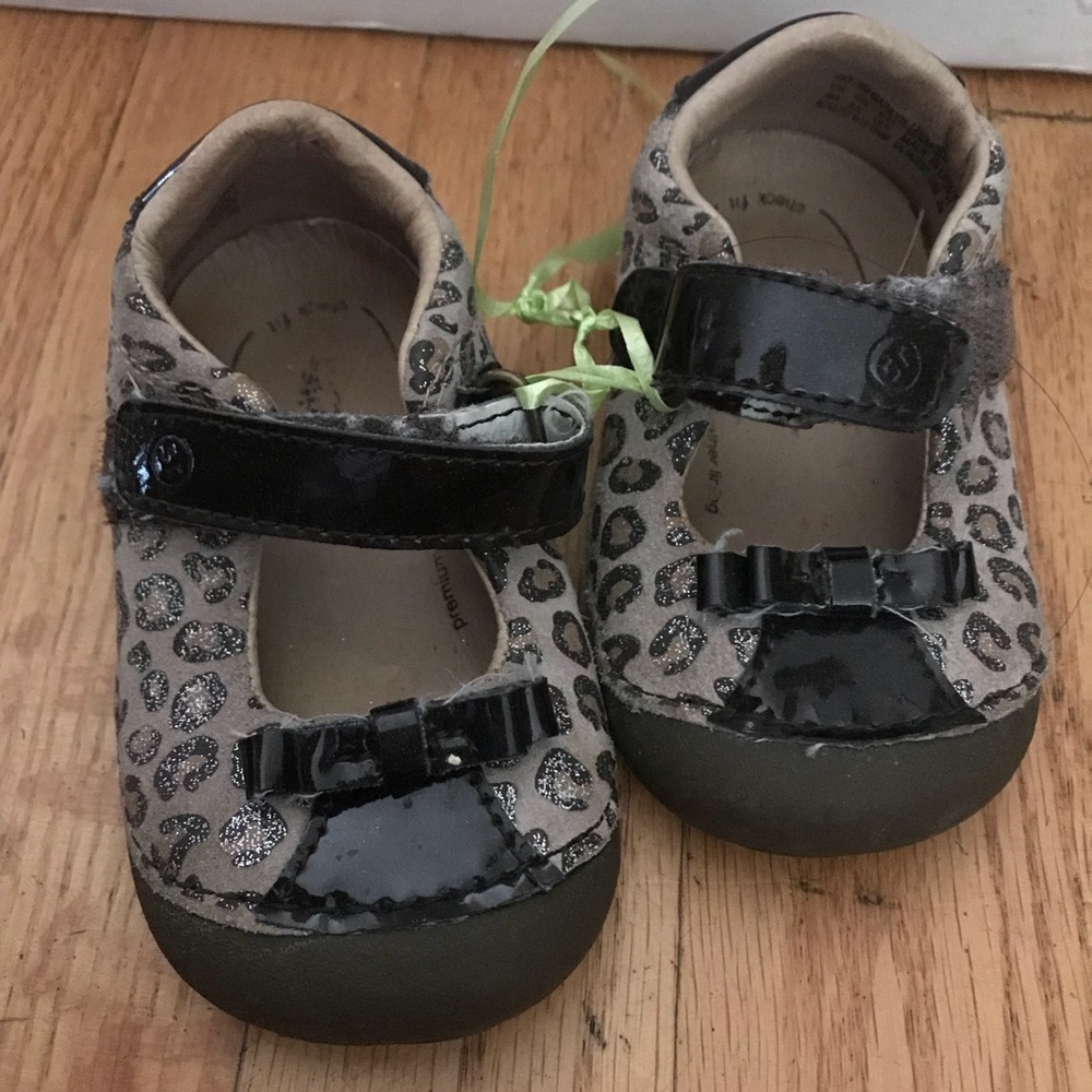 Toddler leopard size 4 stride rite